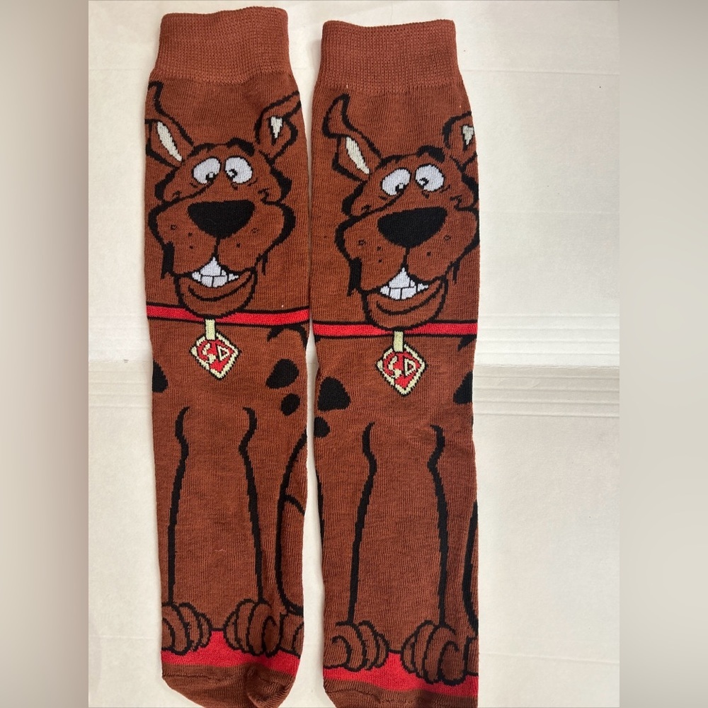 Scooby-Doo Crew Socks - Mystery Inc. Fun Design - One Size Fits Most New